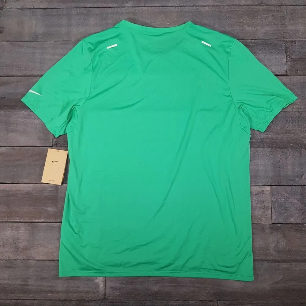 NIKE‎ Dri-FIT Run Division Rise 365 Mens Size MEDIUM Green Running Hiking Active